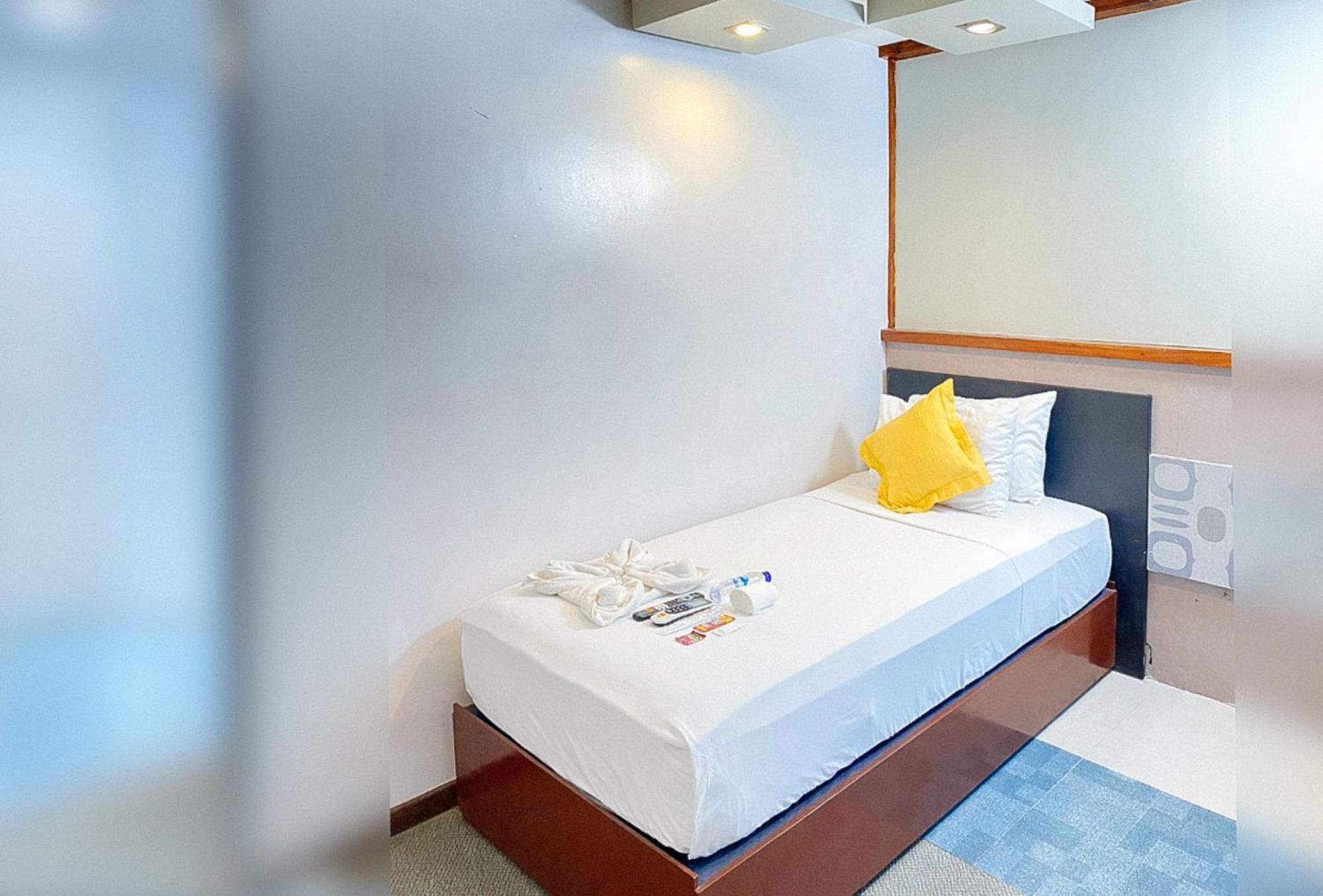 Villa Rosita Hotel Naga City By Reddoorz Eksteriør bilde