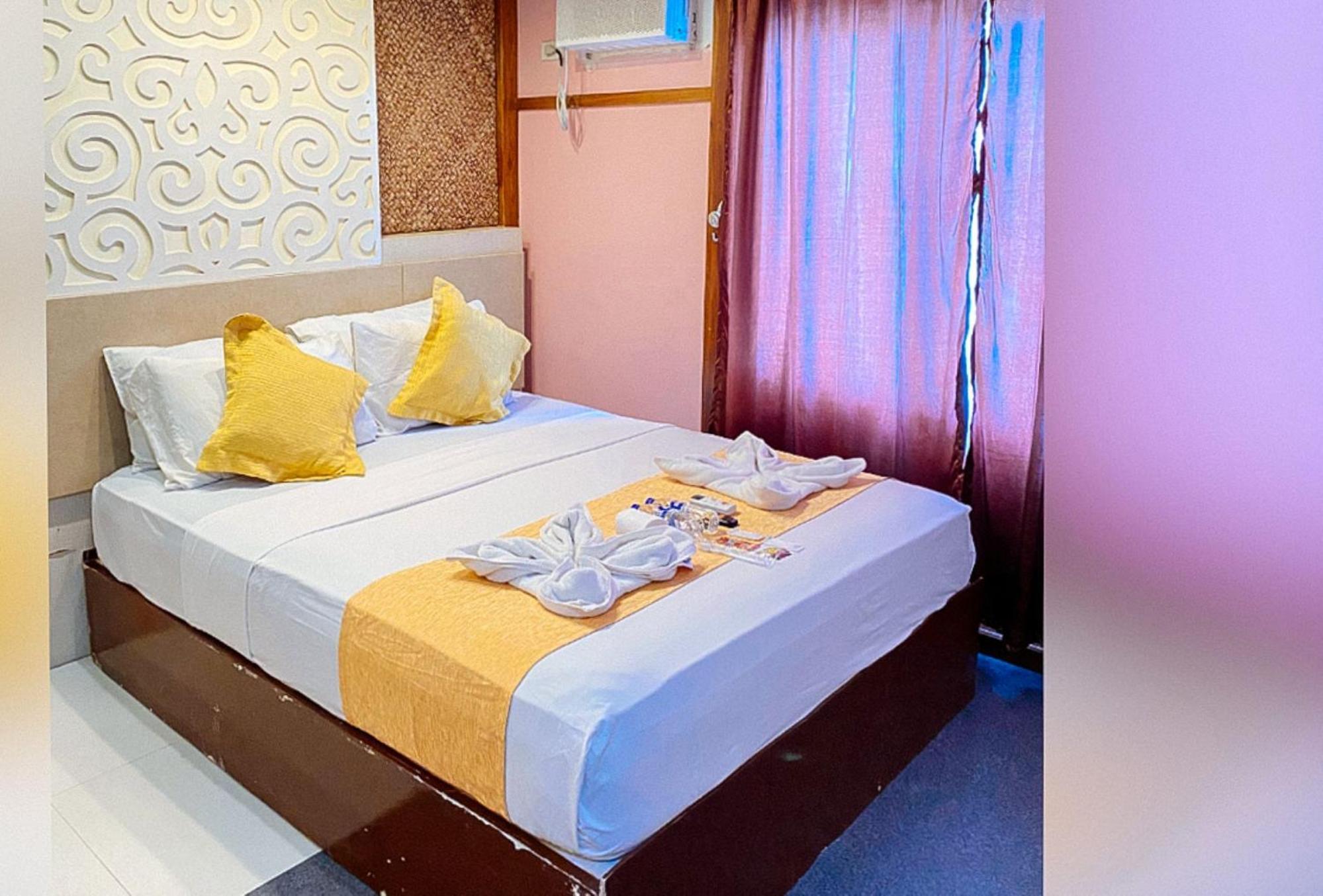 Villa Rosita Hotel Naga City By Reddoorz Eksteriør bilde