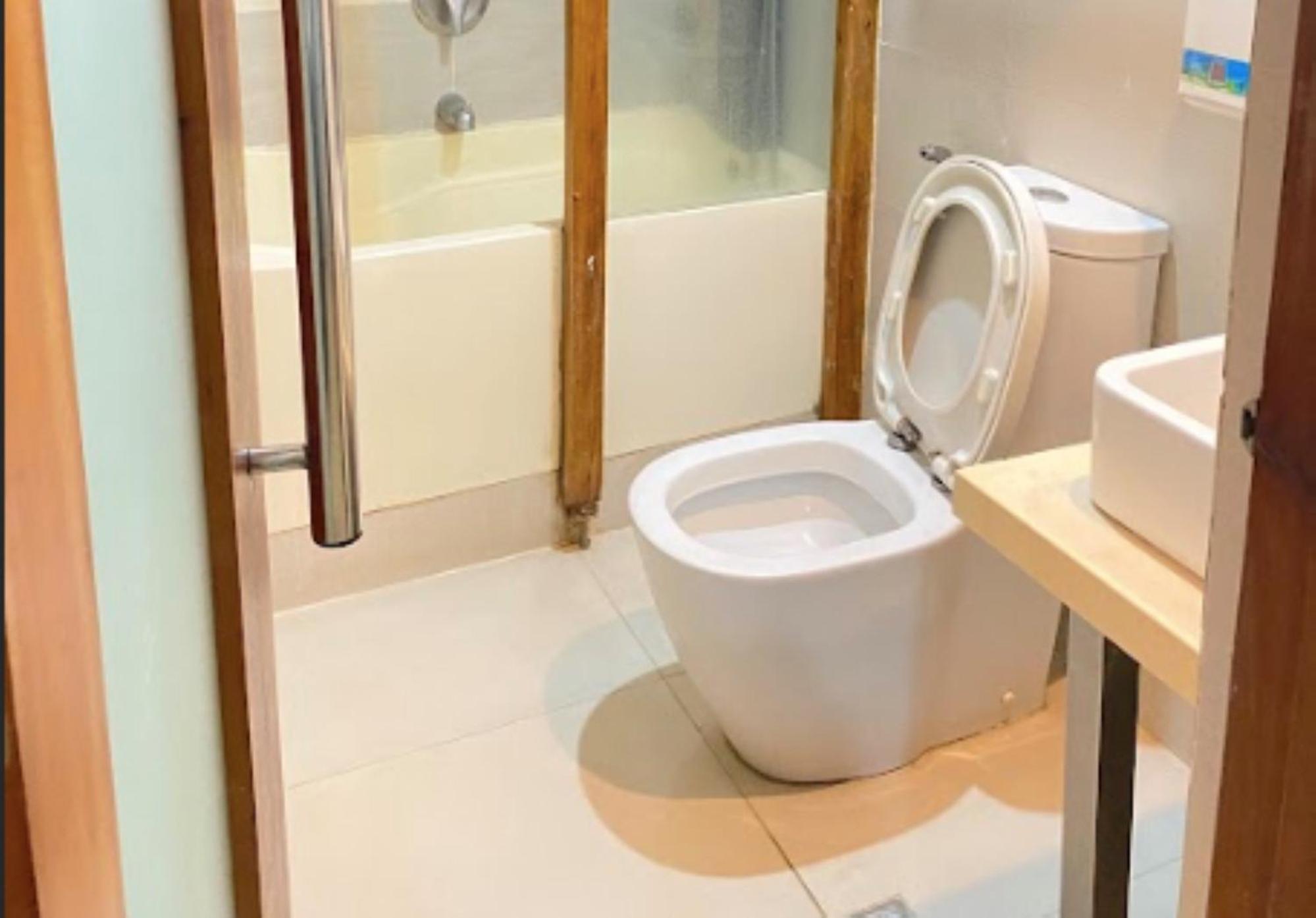 Villa Rosita Hotel Naga City By Reddoorz Eksteriør bilde