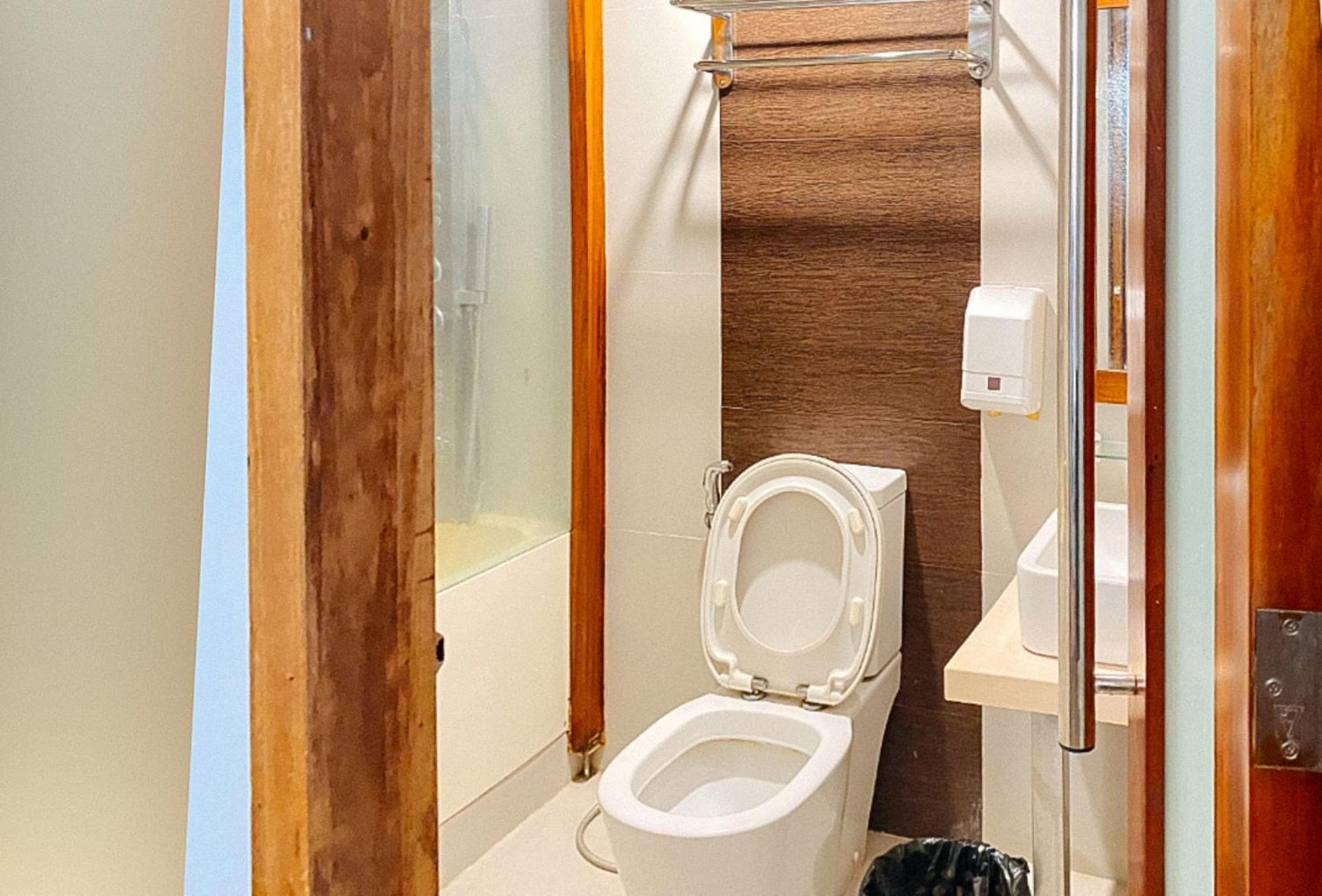 Villa Rosita Hotel Naga City By Reddoorz Eksteriør bilde